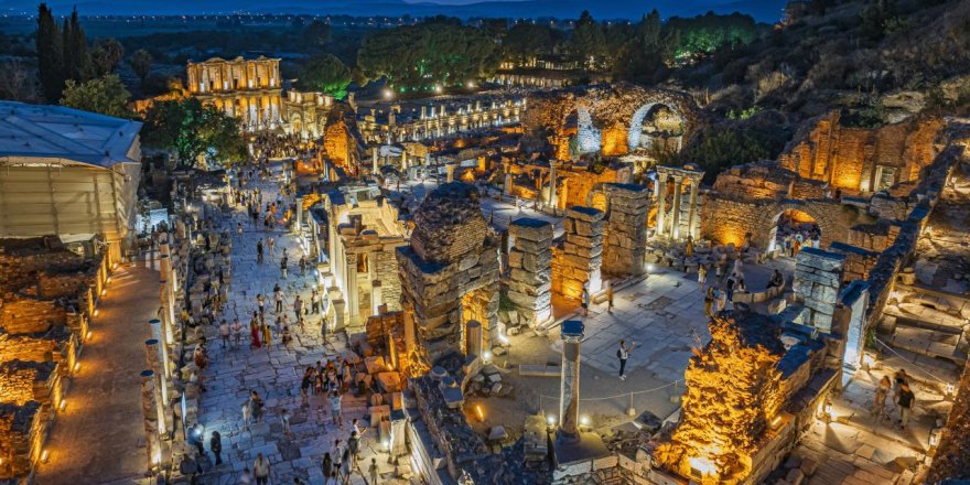 Türkiye'de Gece Müzeciliği.. 27 Tarihi Mekan Ziyaretçilerini Ağırlayacak!