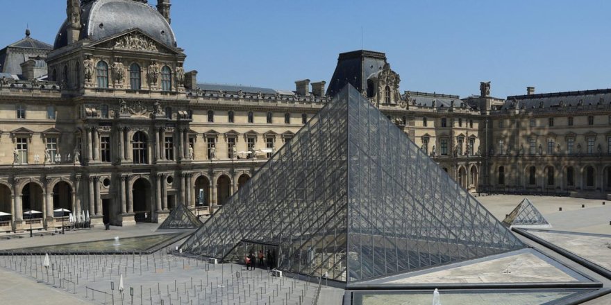 Louvre'da Film Gibi Soygun.. Empress Eugenie'nin Tacı da Çalındı!