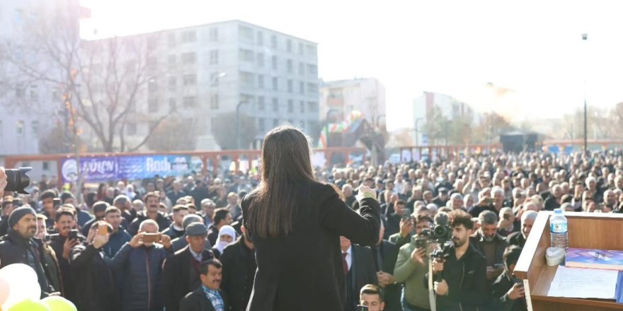 Dengbej Şakîro Kent Meydanı Açıldı.. Ağrı'ya Yeni Bir Yaşam Alanı! 