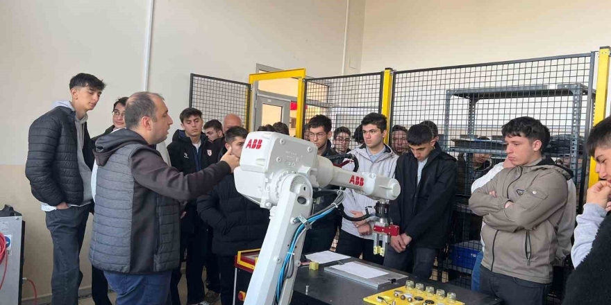 Samsun’da Kariyer Odaklı Eğitimler Sürüyor