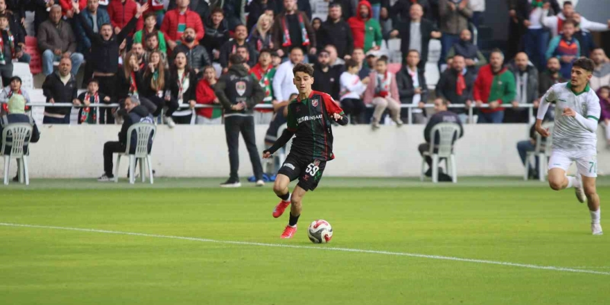 Karşıyakalı Adem Yeşilyurt’a Milli Davet