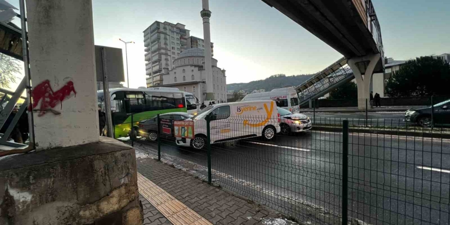 Buzlanma Zincirleme Kazaya Neden Oldu
