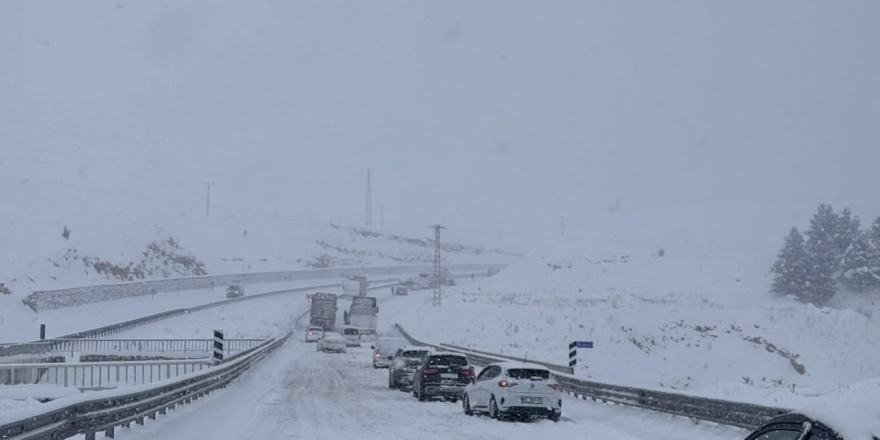Güneydoğu’da Kar Esareti: Mardin Ve Diyarbakır Beyaza Büründü, Yollar Kapandı