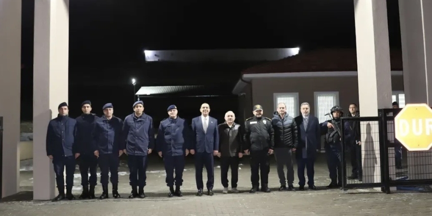 Vali Taşolar, Görev Başındaki Ekiplerin Yeni Yılını Kutladı