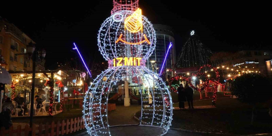 Kocaeli 2026’ya Coşkuyla Girdi: Sokaklar Işıltı Ve Neşeyle Doldu