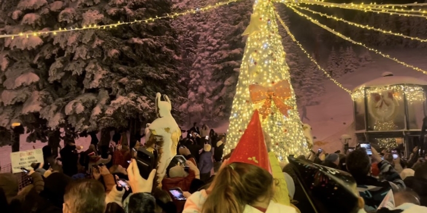 Uludağ’da 2026’ya Coşkulu Merhaba: Gökyüzü Havai Fişeklerle Aydınlandı