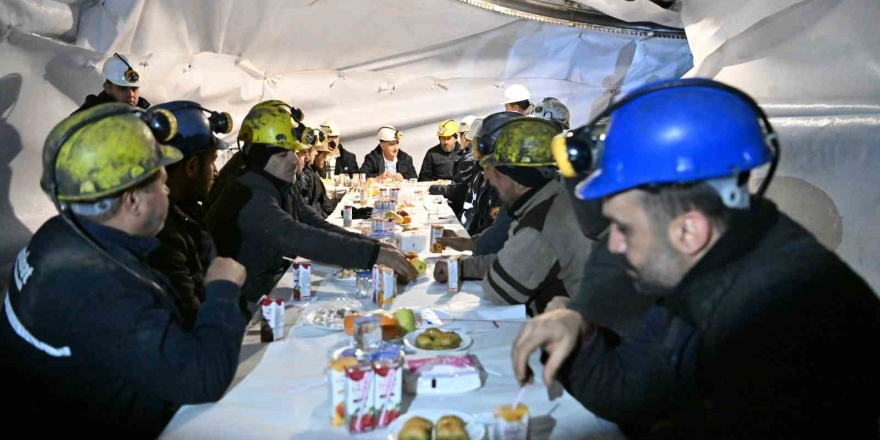 Vali Özkan, Yeni Yılı Madencilerle Birlikte Karşıladı