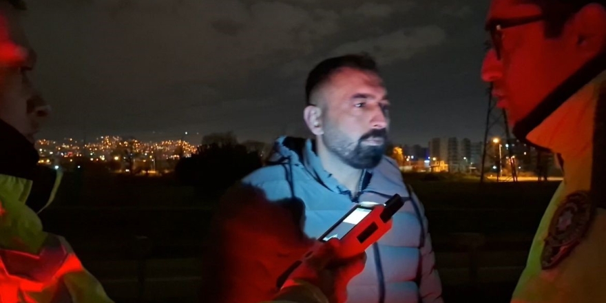 Dur İkazı Fayda Etmedi, Lastik Pes Etti...alkollü Şoför Bursa’yı Birbirine Kattı