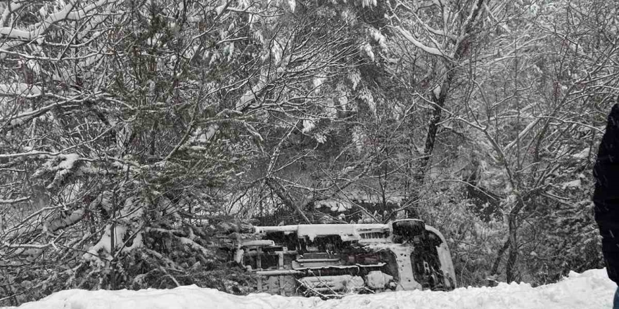 Gümüşhane’de Ambulans Dere Yatağına Yuvarlandı