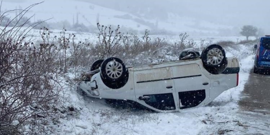 Kontrolde Çıkan Araç Takla Attı, Sürücüsü Yaralandı