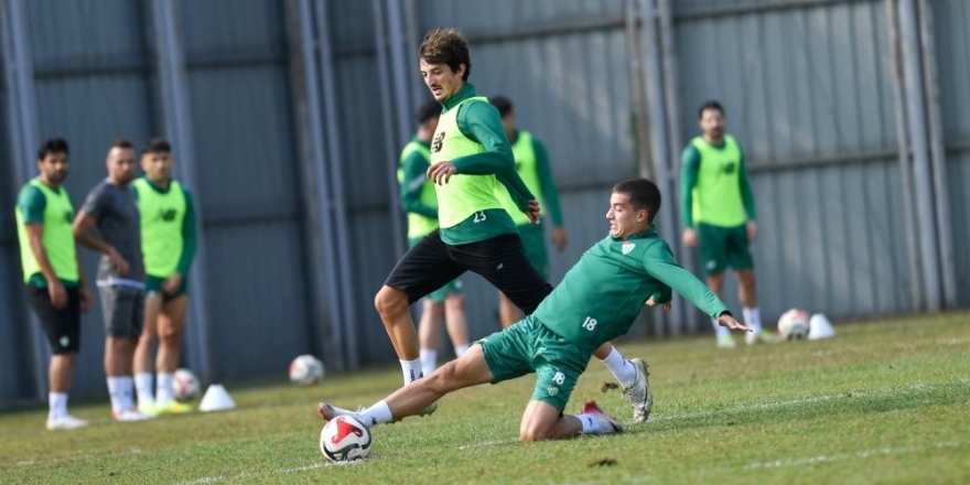 Bursaspor Antalya Kampına Çıkıyor