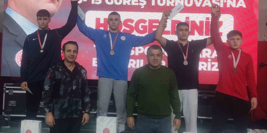 Afyonkarahisarlı Sporcudan Turnuvada Büyük Başarı