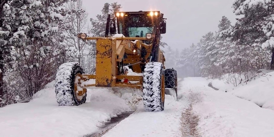 Kars'ta 214 Köy Yolu Kapandı.. Ekipler Kapanan Yolları Açmak İçin Seferber!