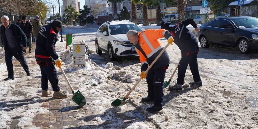 Kâhta Belediyesi’nden Karla Mücadelede Kesintisiz Çalışma