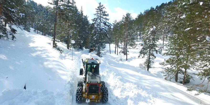 Erzincan’da 125 Köy Yolu Ulaşıma Kapandı
