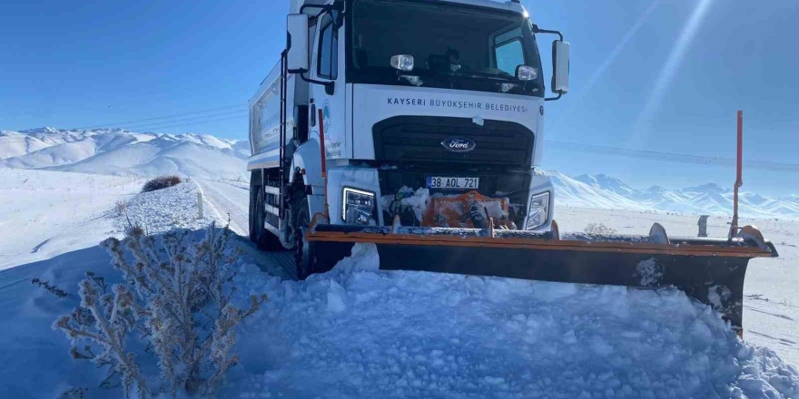 Kırsalda Kapalı Yol Kalmadı: Büyükşehir 266 Mahalle Yolunu Ulaşıma Açtı