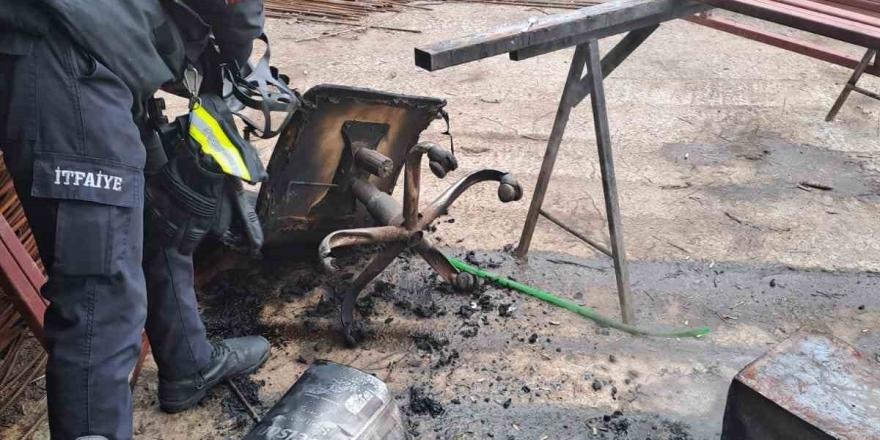 Isınmak İçin Kovaya Atılan Tiner Patladı, İtfaiyenin Hızlı Müdahalesi Faciayı Önledi