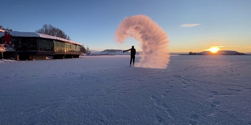 Sivas’ta Kar Ve Dondurucu Soğuk Renkli Görüntüler Oluşturdu