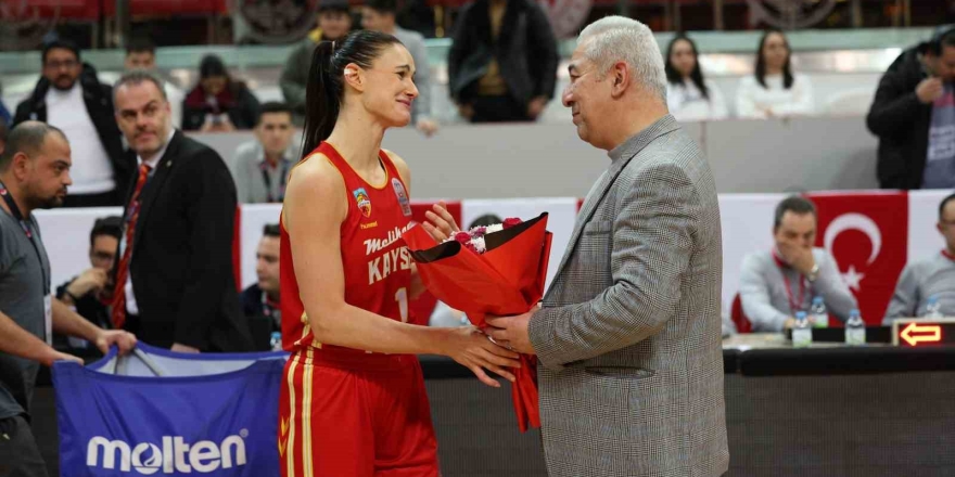 Alice Kunek İle Yollar Ayrıldı