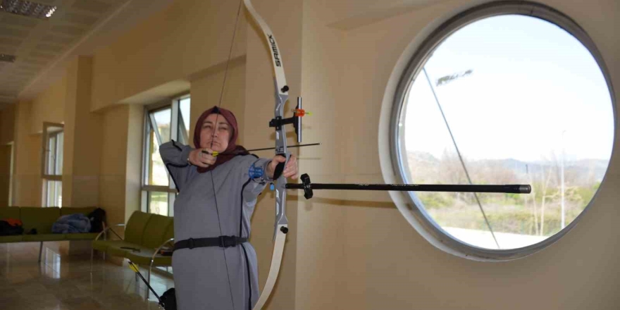 Osmanlı Dizilerinden Etkilendi, 48 Yaşında Okçuluğa Başladı