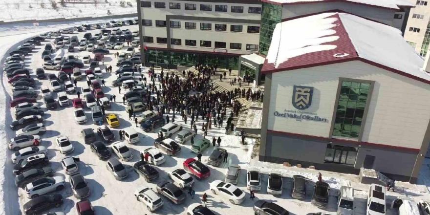 Atatürk Üniversitesi Özel Vakıf Okulları Bursluluk Sınavı, Yoğun Katılımla Gerçekleşti