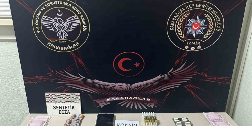 İ̇zmir’de Uyuşturucu Satan Sevgililer Yakalandı
