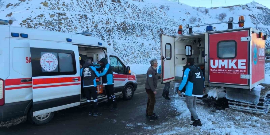 Bingöl’de Umke’den Zorlu Şartlarda Hasta Nakli
