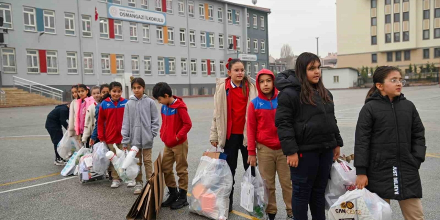 Selçuklu Belediyesi’nin Düzenlediği Okullar Arası Sıfır Atık Yarışmasıyla Çevre Bilinci Güçleniyor