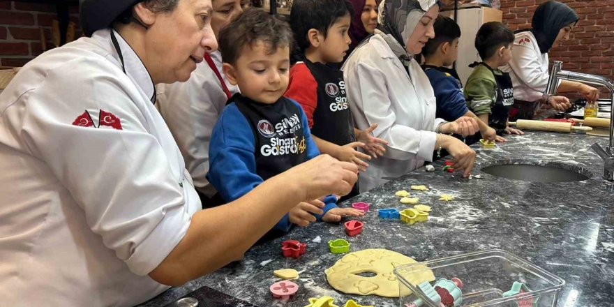 Minikler Gastro Sincan’da Kurabiye Yaptı