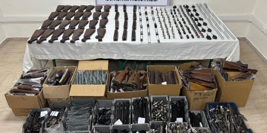Tabanca Ve Tüfek Parçaları Ele Geçirildi