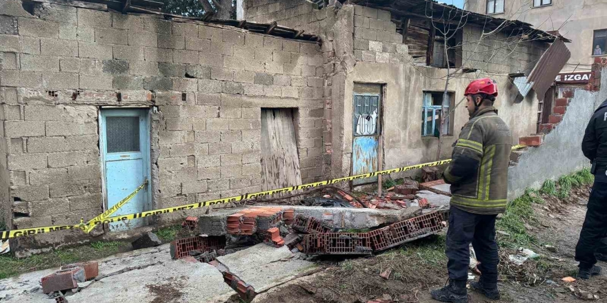 Bursa’da Lodos Can Aldı. Lodosta Yıkılan Duvarın Altında Kalan Genç Hayatını Kaybetti