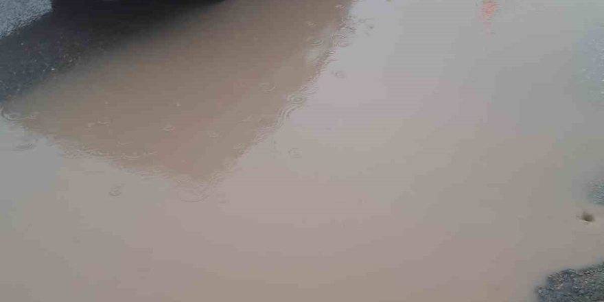 Eskişehir’de Sağanak Yolları Göle Çevirdi