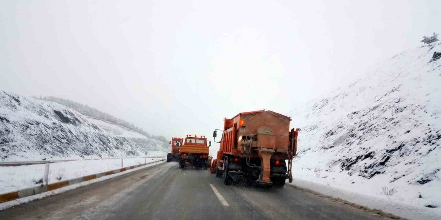 'Sakaltutan, Kızıldağ ve Ahmediye Geçitleri'nde Kış.. Ağır Araçlara Geçiş Yasağı!