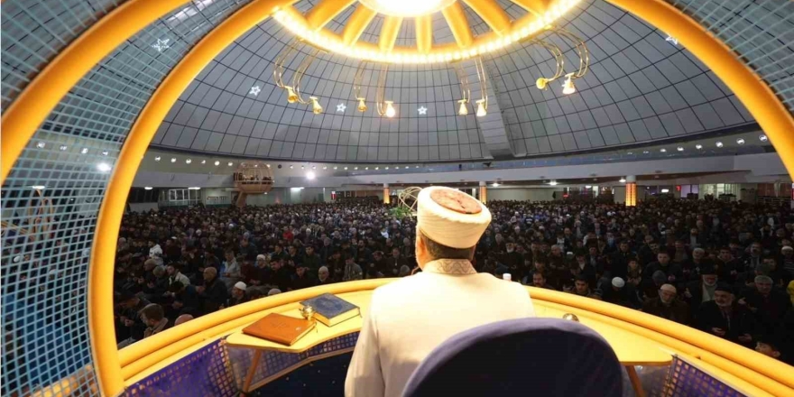 Bu Haftaki Cuma Hutbesinde "namaz Müminin Miracıdır" Mesajı