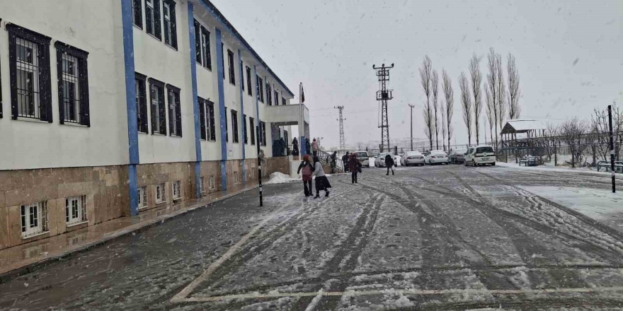 Adıyaman’ın İlçelerinde Taşımalı Eğitime Kar Engeli