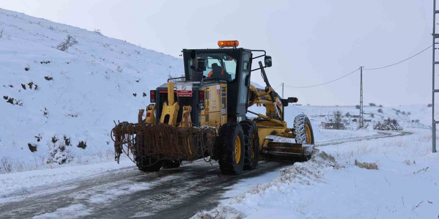 Sivas’ta 145 Yerleşim Yerinin Yolu Araç Ulaşımına Kapalı