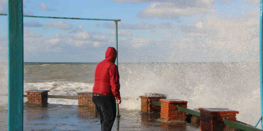 Batı Karadeniz’de Kuvvetli Rüzgar Ve Fırtına Uyarısı