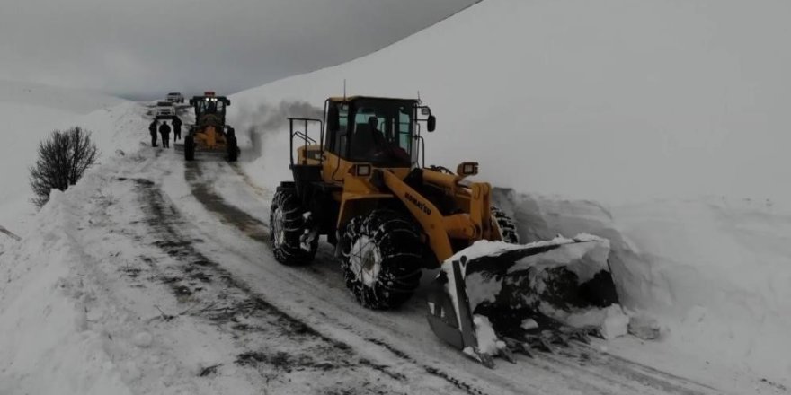 Erzincan’da 328 Köy Yolu Ulaşıma Kapandı