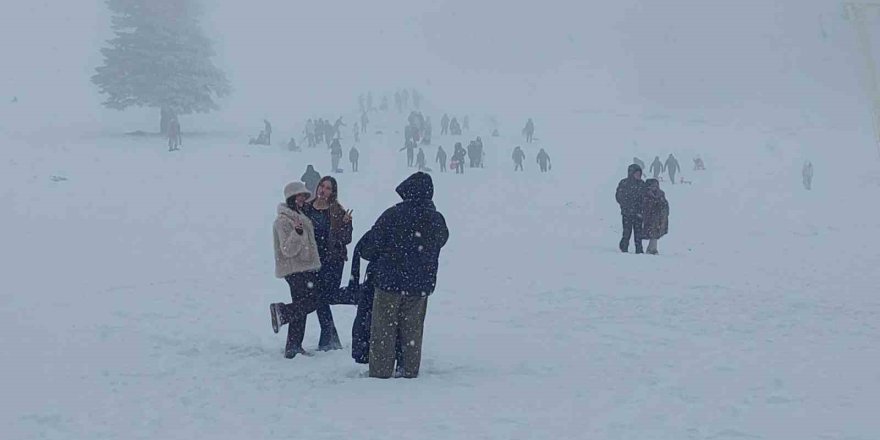 Uludağ’da Kar Kalınlığı 60 Santimetreyi Geçti