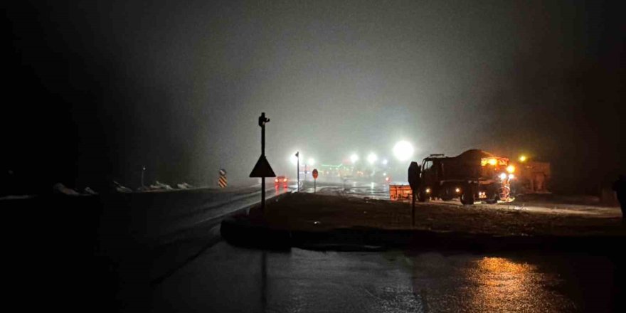 Bolu Dağı’nda Sis Ve Sağanak Yağış Etkili: Karayolları Ekipleri Teyakkuzda