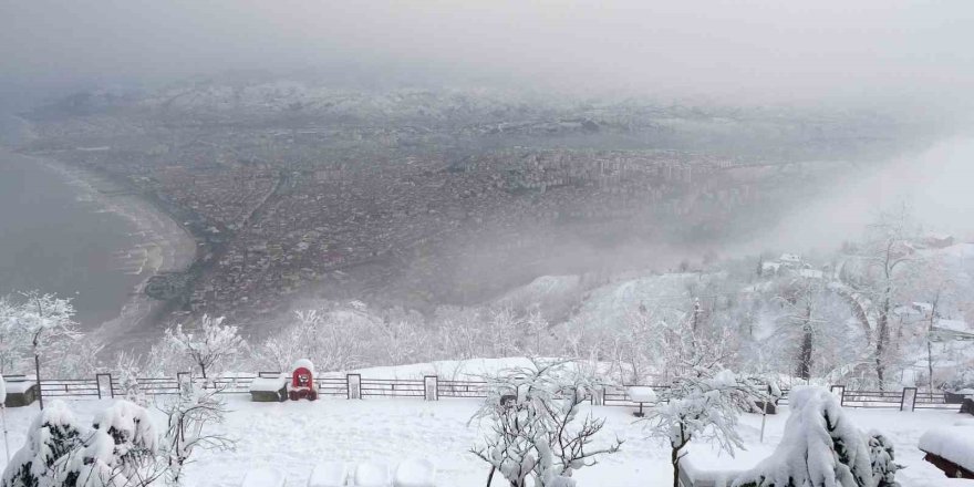 Ordu’nun ‘Seyir Terası’ Boztepe’de Kar Güzelliği