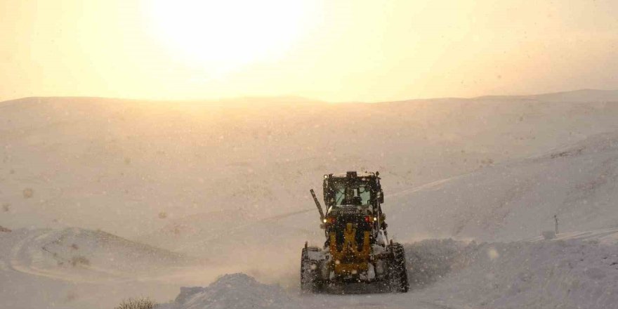 Ağrı’da Kapalı Köy Yolları Ulaşıma Açılıyor