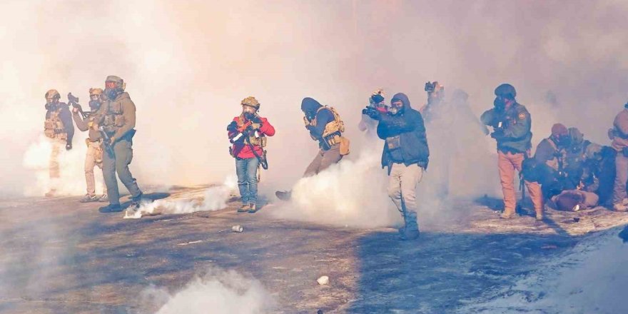 Minnesota'daki Protestolar.. 'Adalet Yok, Barış Yok' Sloganlarıyla Sarsıldı!