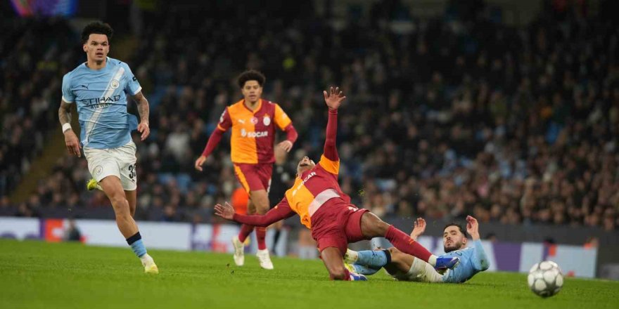 Galatasaray, Manchester'e Kaybetti Ama.. Şampiyonlar Ligi'nde Play-off Biletini Aldı!