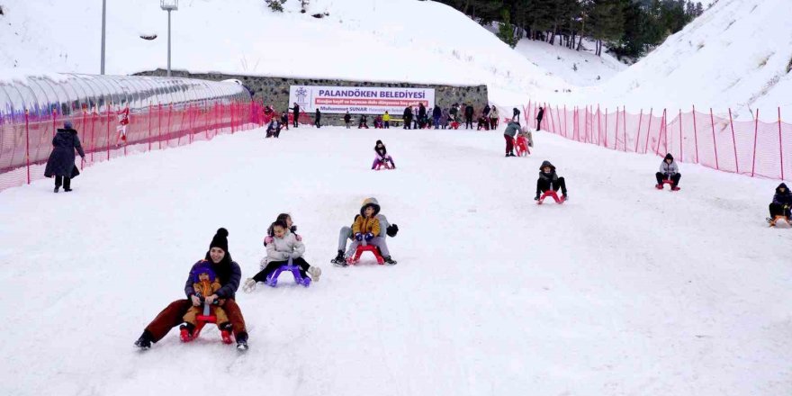 Palandöken Belediyesi’nden Renk Katan Kızak Keyfi