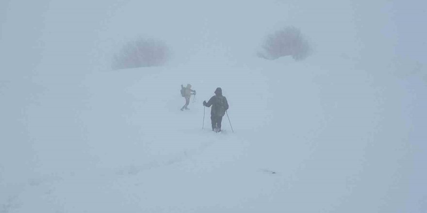 Bubi Dağı’nda Zorlu Kış Tırmanışı.. 2 Bin 450 Metrede Zirveye Ulaştılar!