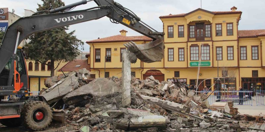 Çorum’da Son Binanın Da Yıkılmasıyla Tarihi Silüet Gün Yüzüne Çıktı