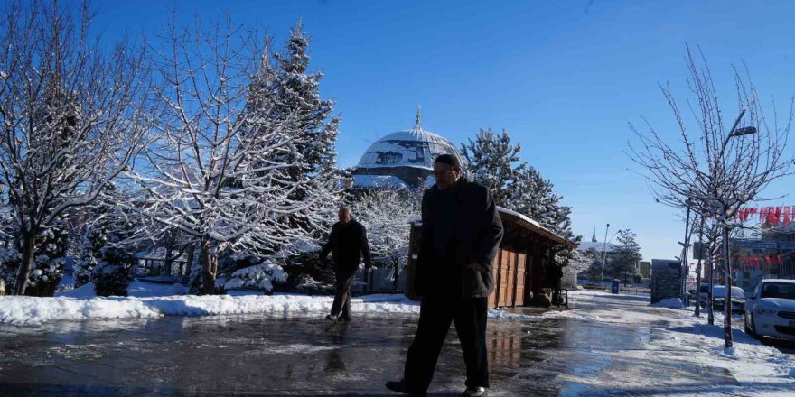 Kars ve Bölge İçin Kritik Meteorolojik Uyarı.. Kar, Don ve Çığ Tehlikesi!