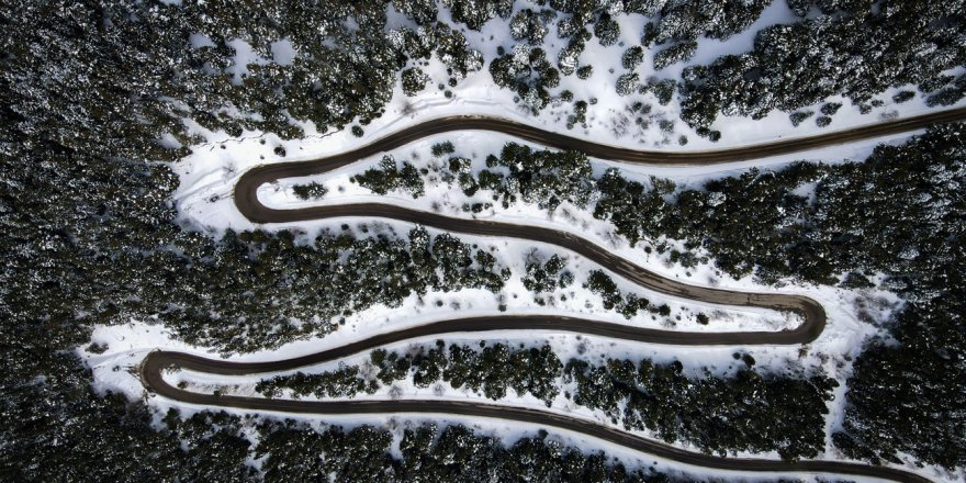 Sahara Geçidi’nde Çığ.. İş Makineleri ve Araçlar Kar Altında Mahsur!