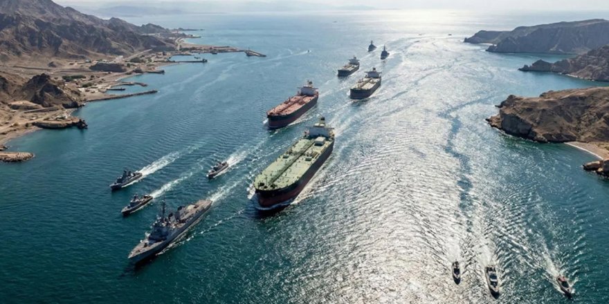 Kuveyt Açıklarında Petrol Tankerinde Patlama.. Denize Petrol Sızdı!